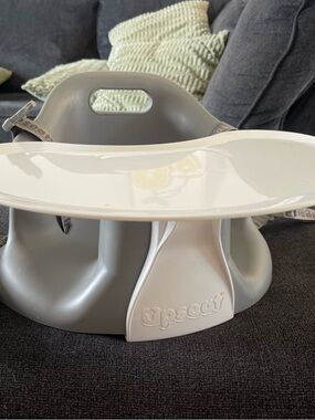 Upset Baby Portable Tray Seat in Gray and White